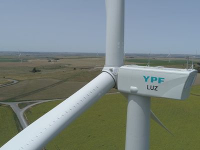 YPF Luz mejoró su calificación de riesgos