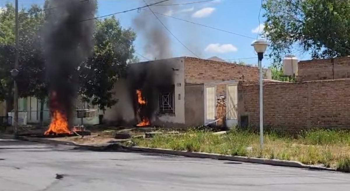 Incendio de vivienda. Fuente: (La Voz del Neuquén)