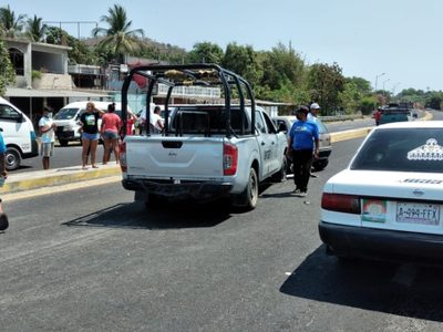 Policías y Guardia Nacional se enfrentan a autodefensas en Acapulco; hay tres muertos
