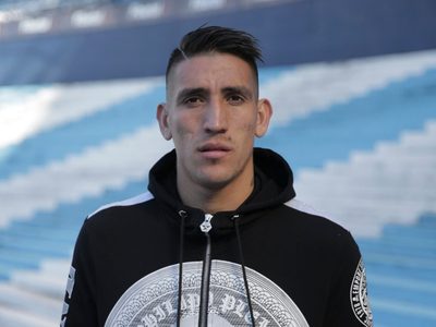 El campeón del mundo que quiere a Ricardo Centurión en su equipo europeo