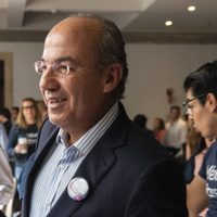 Calderón: "error o franca vileza", dejar sin vacuna a médicos privados