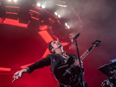 Zoé desató catarsis rockera en el Palacio de los Deportes
