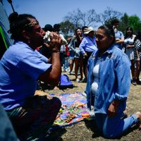 Eclipse solar en la UNAM: Un ritual masivo cuando el Sol “muere” (Videos)