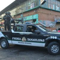 Abandonan a 24 migrantes guatemaltecos dentro de una camioneta en Tamaulipas