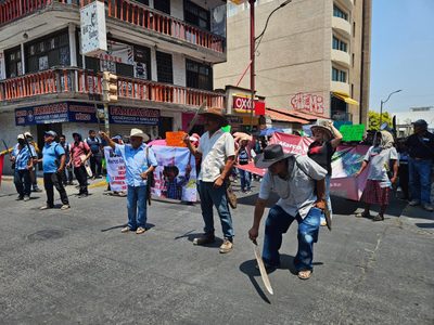 Marchan en Guerrero para exigir justicia por asesinato de opositor al proyecto La Parota