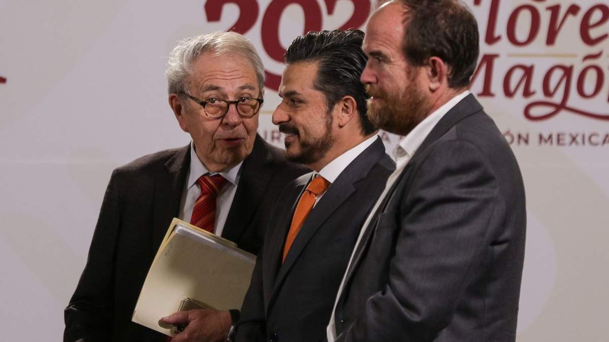 Jorge Alcocer, secretario de Salud; Zoé Robledo, director del IMSS, y Ruy López Ridaura, director del Cenaprece