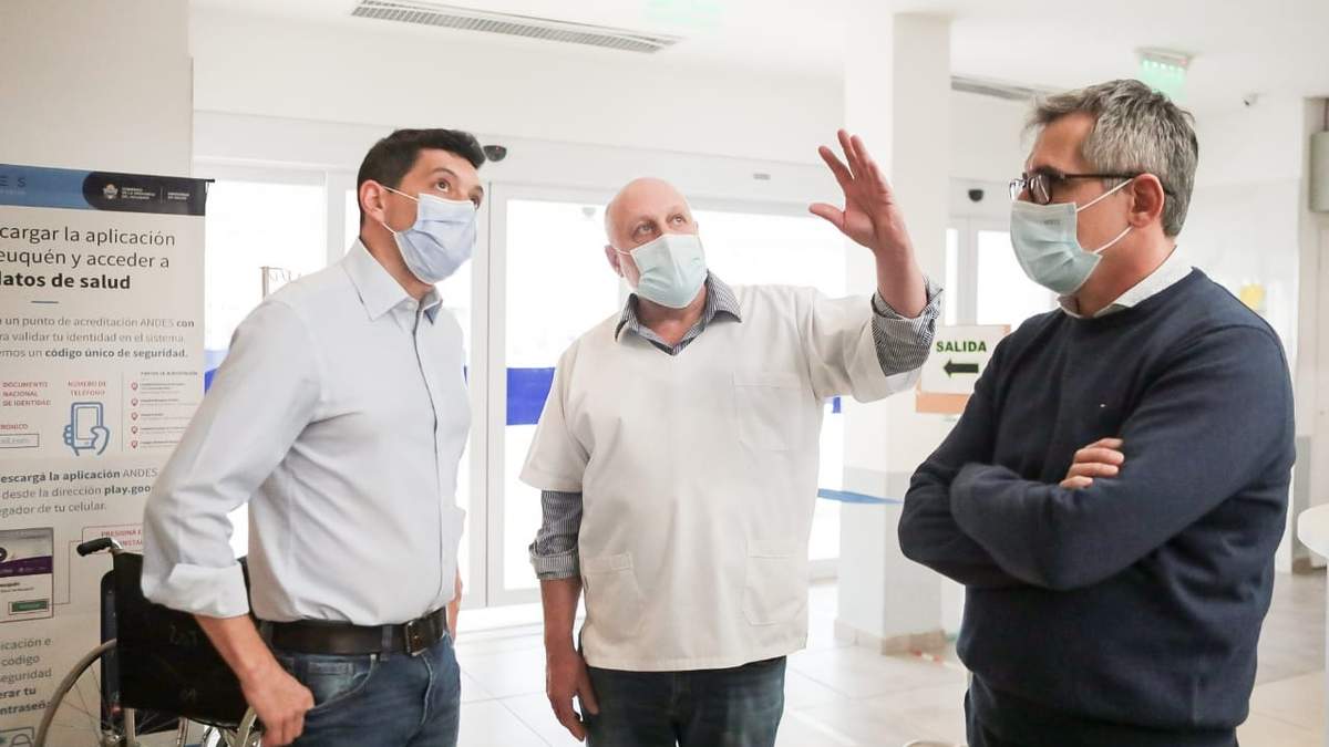Marcos Koopmann en el hospital Castro Rendón. Fuente: (Twitter)