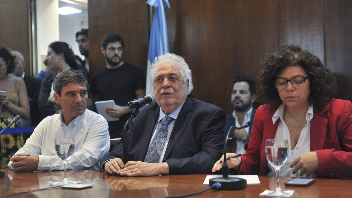 Fernán Quirós, Ginés González García y Carla Vizotti. Fuente: (Twitter)