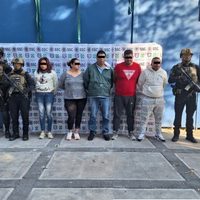 Detienen a seis personas en la CDMX; habrían colocado manta de La Familia Michoacana