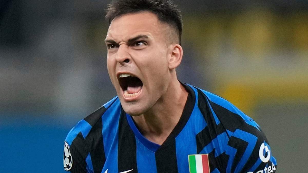 El argentino Lautaro Martínez festeja la victoria del Inter de Milán sobre el Bayern Múnich en la Liga de Campeones, el miércoles 16 de abril de 2025