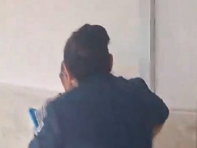 Trabajadora del IMSS-Bienestar en Veracruz golpea a familiar de paciente (Video)