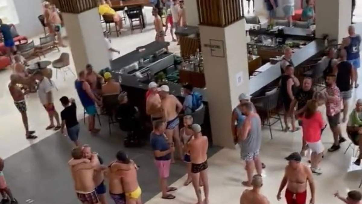 Huéspedes del hotel Ziva, de la cadena Hyatt, tras la balacera