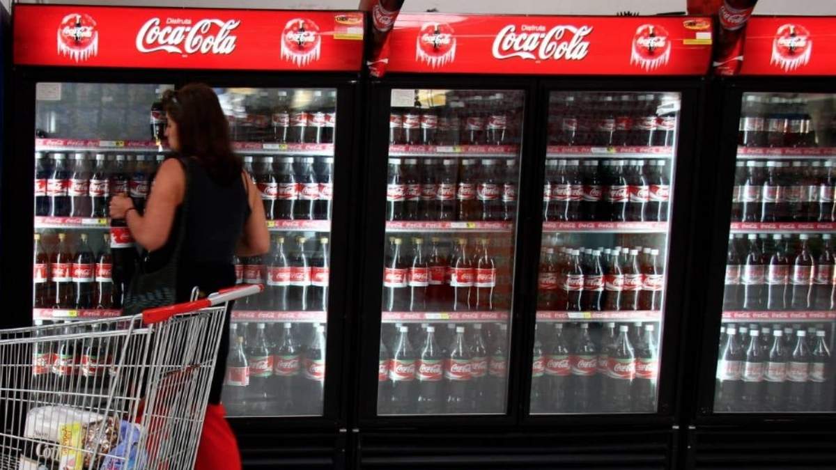 Refrigeradores con productos de Coca-Cola