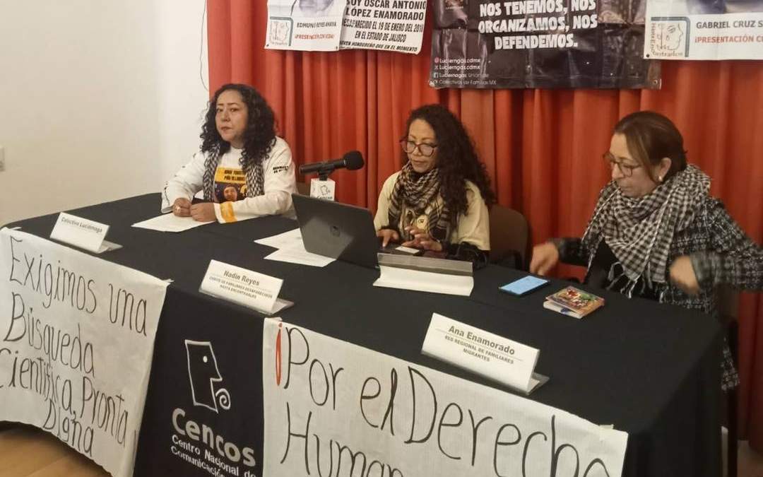 Colectivos de familiares de personas desaparecidas y organizaciones civiles en la conferencia de prensa