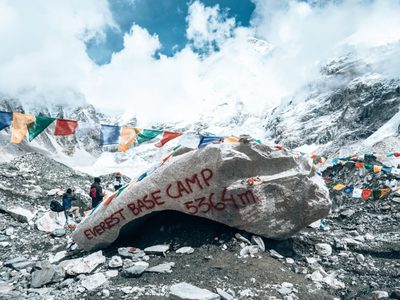 Nepal trasladaría el campamento base del Everest debido al cambio climático y la actividad humana