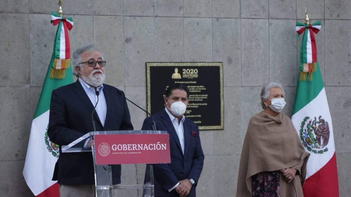 Alejandro Encinas, en la ceremonia por los 50 años del Halconazo