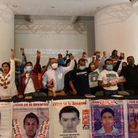 “Estamos encabronados” y urgimos una reunión con AMLO: Padres de los 43 tras informe del GIEI