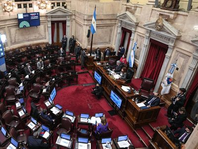 El Senado debate sobre la declaración del internet y la telefonía móvil como servicios públicos