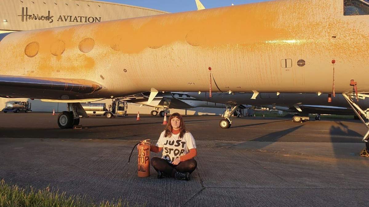 Pintura naranja en aviones privados