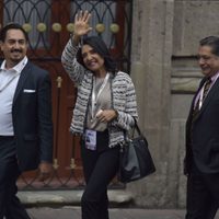 Estudiantes de la Universidad del Pedregal tunden con preguntas a Barrales; Arriola cae en coladera
