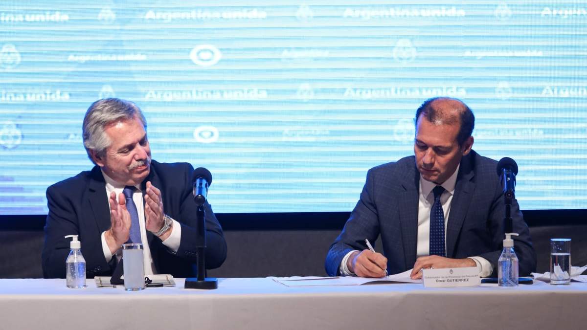 Omar Gutiérrez y Alberto Fernández. Fuente: (Twitter)