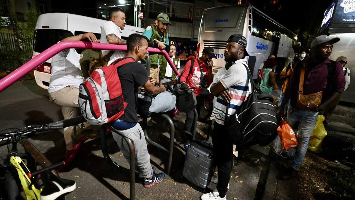 Migrantes desalojados
