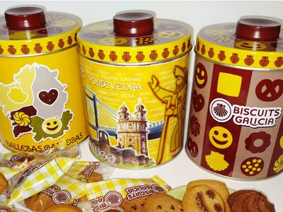 No tires las latas de galletas grandes: mirá cómo transformarlas en una coqueta mesita para tu living en minutos