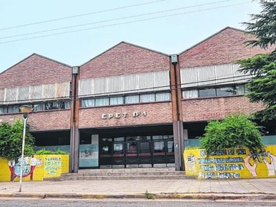 Tensión en la EPET 1: padres piden seguridad tras una amenaza de tiroteo