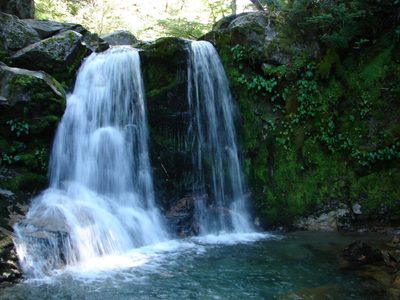 Alertan por crecida de ríos y arroyos por las fuertes lluvias en Villa La Angostura