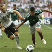 Confirma padre de Hirving Lozano acercamiento con el Barcelona