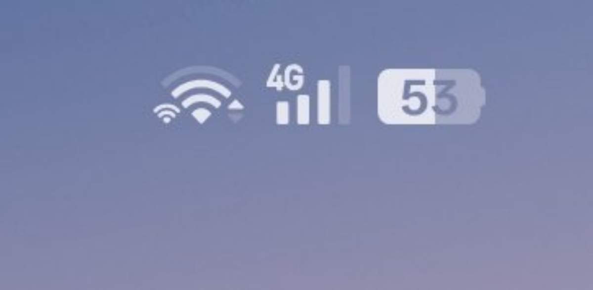 El icono adicional, de menor tamaño que el principal, se conoce popularmente como "Baby Wi-Fi" y hace referencia a una función presente en algunos teléfonos Android, denominada Dual Wi-Fi