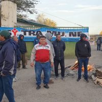Municipales de Neuquén se manifestaron en la sede del oeste por falta de camiones y calefacción