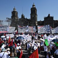 La CNTE entrega su pliego petitorio a la SEP, Segob e ISSSTE