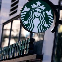 Starbucks eliminará mil 100 empleos corporativos a nivel global