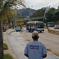 Transportistas vuelven a paralizar Acapulco; exigen la salida del Ejército y la Marina