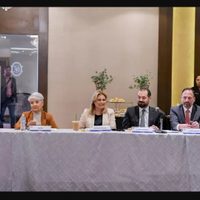 Gobernadora de Chihuahua sostiene encuentro con líderes de la industria maquiladora de Ciudad Juárez