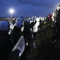 Policía alemana desaloja a activistas que protestan contra la ampliación de una mina de carbón