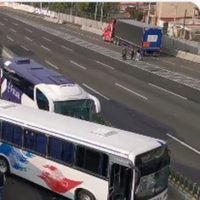 Caos vial: Transportistas bloquean ambos sentidos de la México-Pachuca