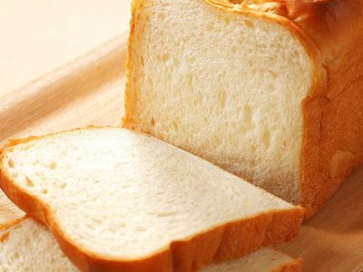 Con 5 ingredientes y en licuadora: la receta de pan de miga sin TACC ideal para comer todos los días