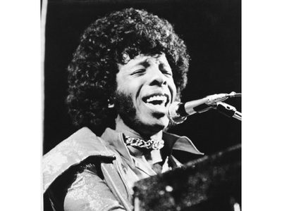 Sly Stone, líder de los revolucionarios del funk Sly and the Family Stone, muere a los 82 años