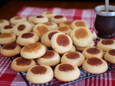 Pepas de coco y membrillo: poné la pava y hacé esta receta que es un 10 para los mates de la tarde