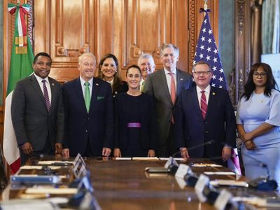 Ronald Johnson presume su “muy buena reunión” con Claudia Sheinbaum