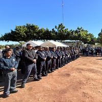 Policías de Etchojoa, Sonora, se manifiestaron afuera del ayuntamiento para exigir mejor sueldo
