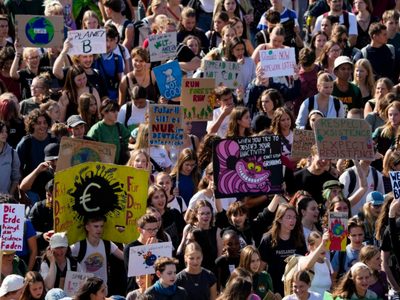 Jóvenes protestan en todo el mundo para exigir acciones contra el cambio climático