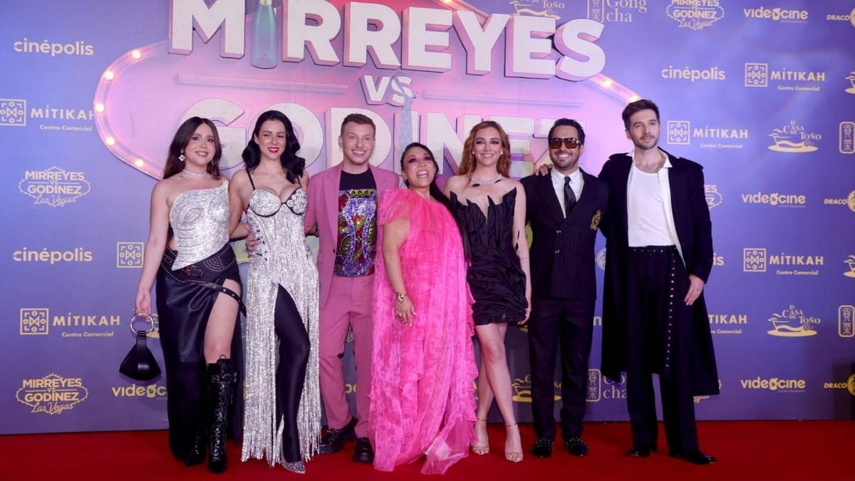 Diana Bovio, Gloria Stálina, Alejandro de Marino, Michelle Rodríguez, Regina Blandón, Daniel Tovar y Roberto Aguirre a su paso por la alfombra roja de la película “Mirreyes vs Godínez, Las Vegas”
