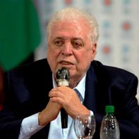 "Este mes habrá dos remedios nacionales para tratar el coronavirus" adelantó González García