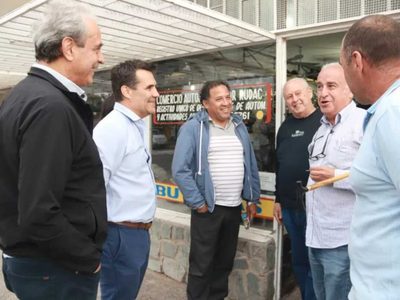 Daniel Figueroa recorrió el oeste de la ciudad de Neuquén y visitó a comerciantes de la zona