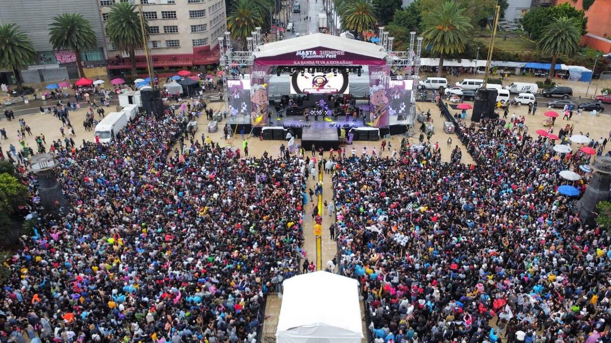 Festival en el Monumento a la Revolución