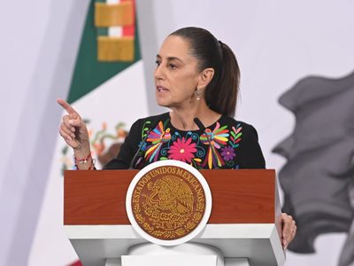 S&P se equivocó, la economía de México está bien: Sheinbaum rechaza perspectiva negativa