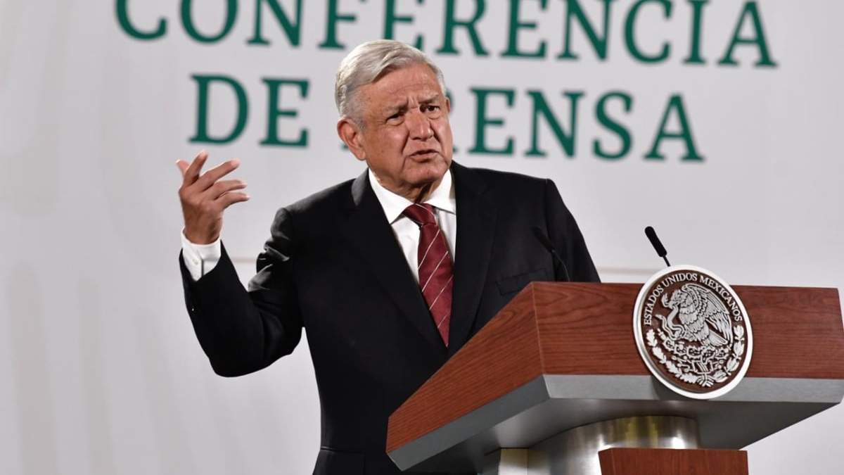 El presidente López Obrador dijo que transmitirá el video del montaje en el caso de Florence Cassez